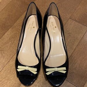 Kate Spade Women’s Black Patent Leather Wedges Dress Shoes Open Toes like new